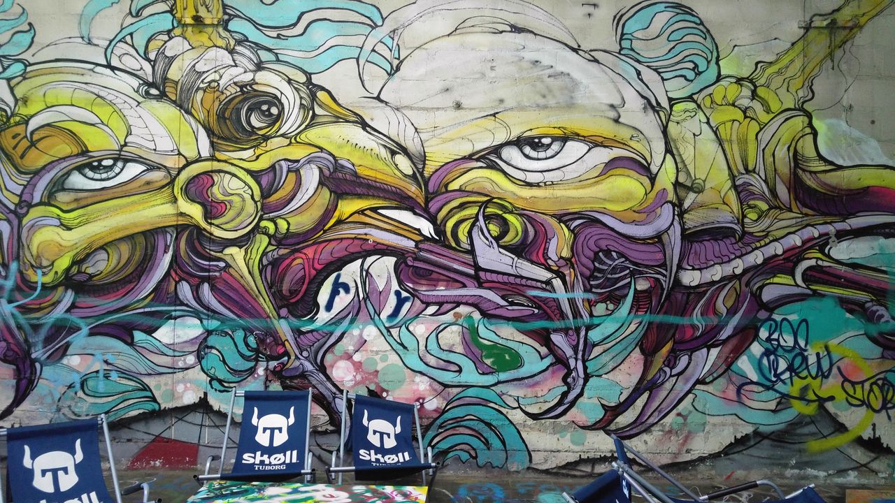 happycurio street art wall paris maquis art