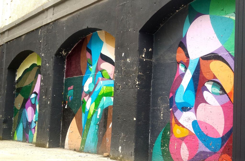 happycurio ou voir street art bordeaux alber visages couleurs