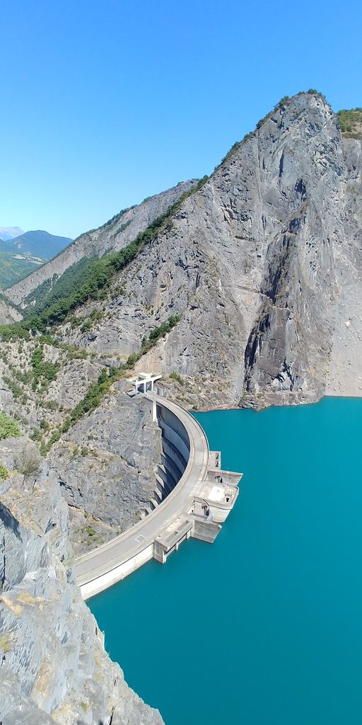 point de vue sur le barrage d'avignonet