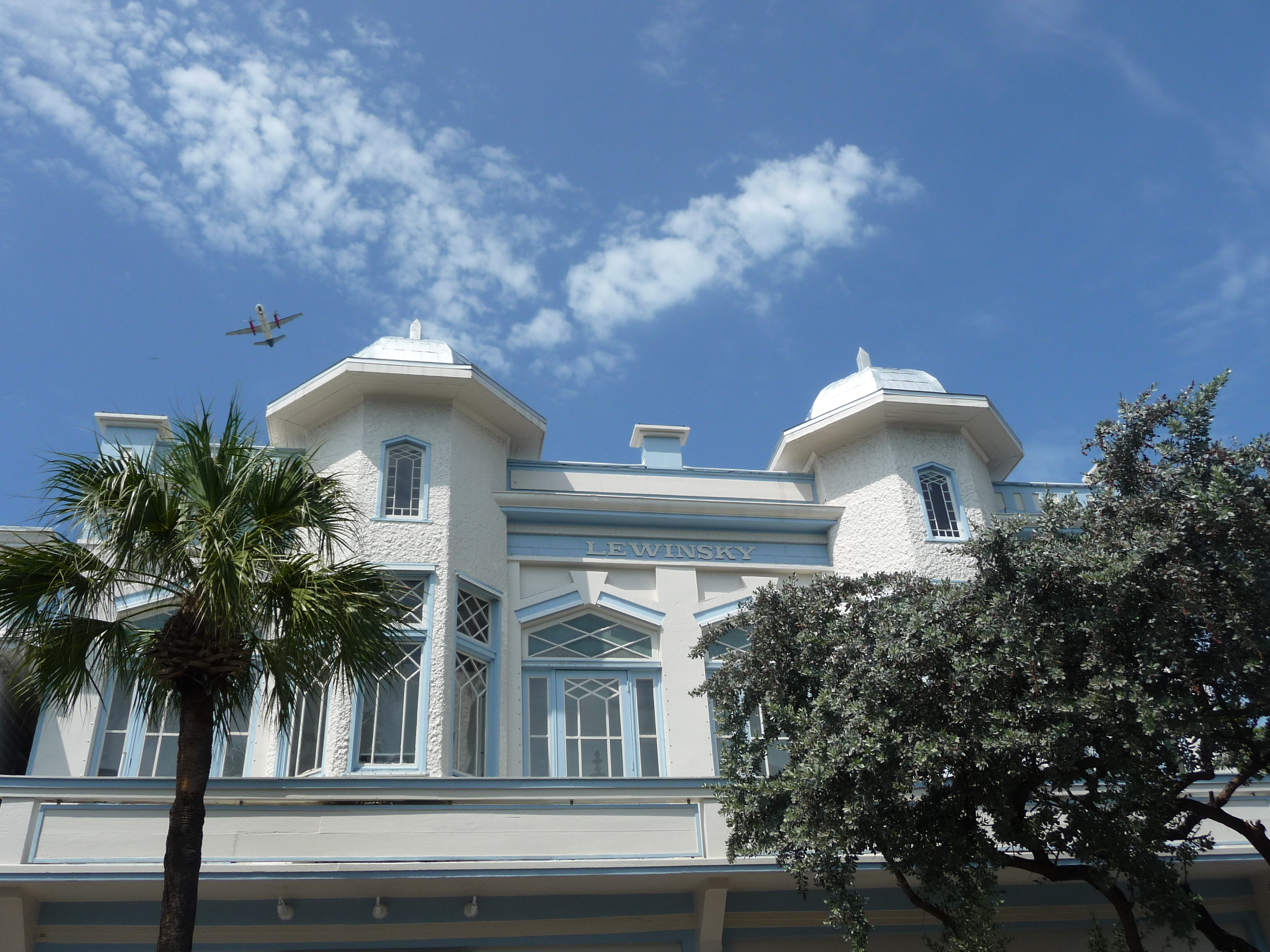 duval street key west victorian building