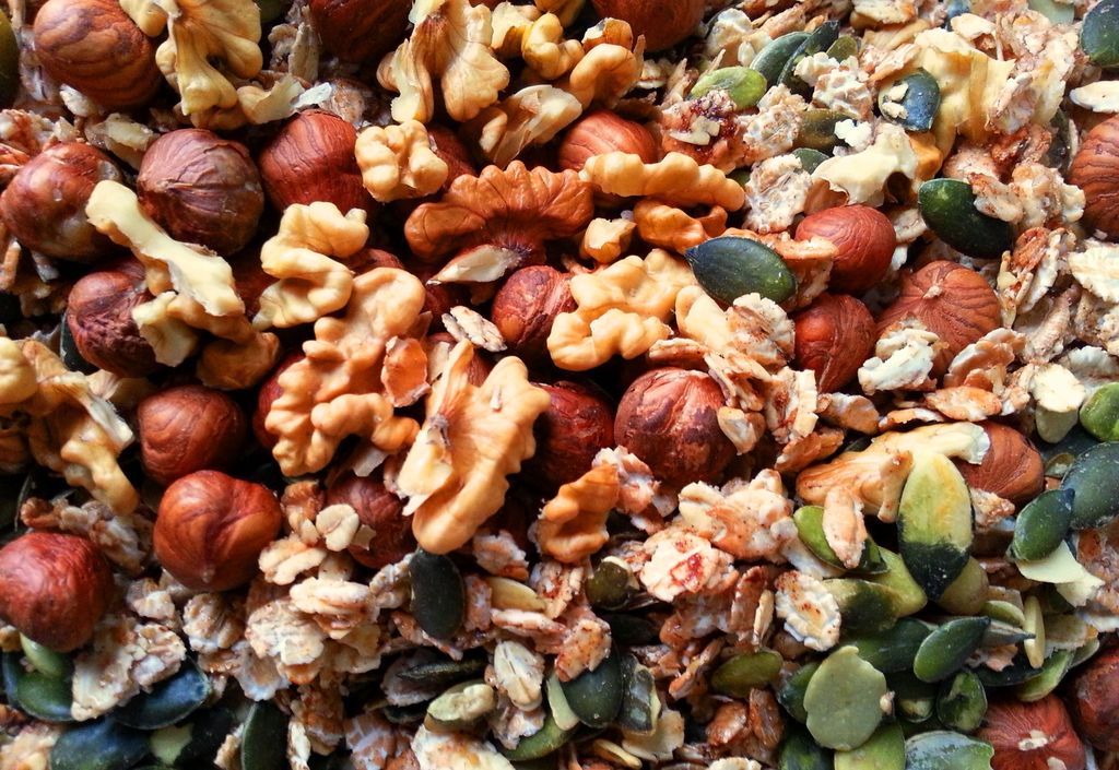 recette de granola noix, noisettes, avoine, graines de courges