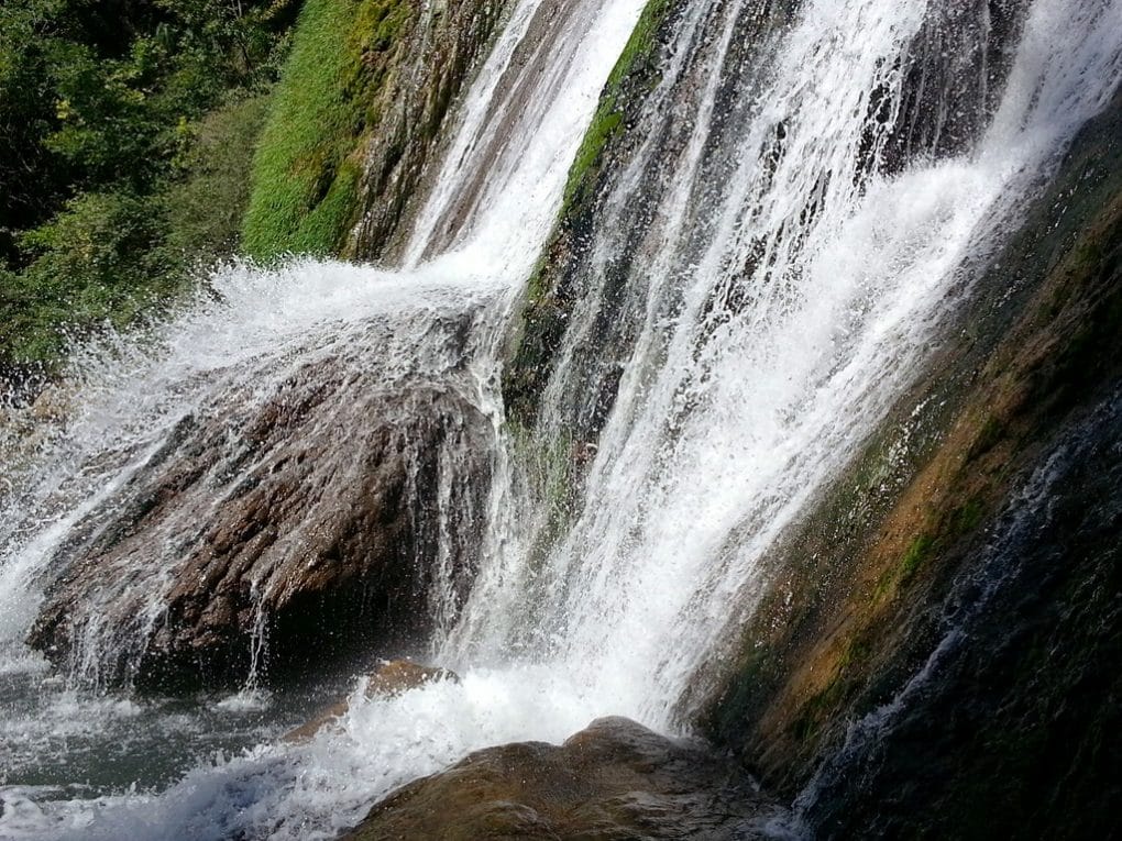 eau cascade de glandieu ain