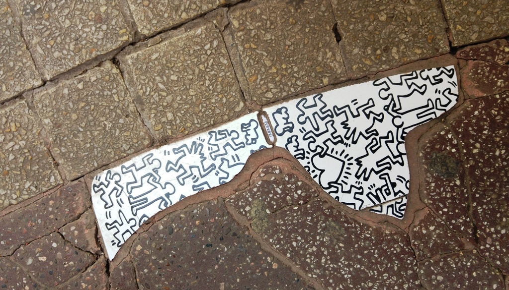 ememem keith haring flaque rue urbain