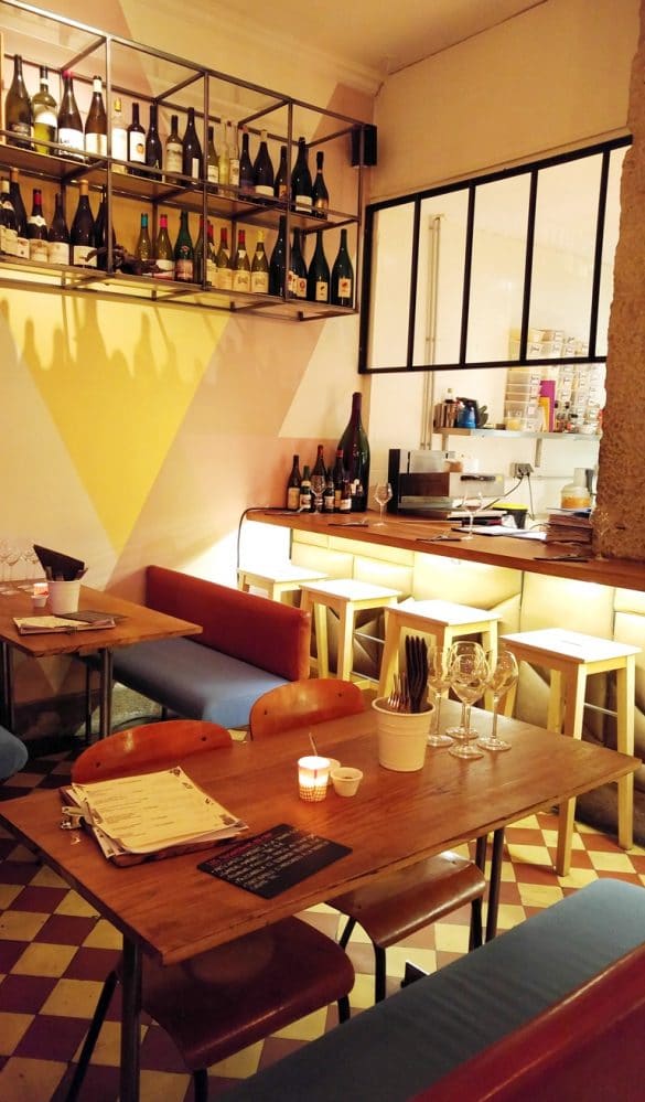 bones and bottles bar a vin lyon HappyCurio