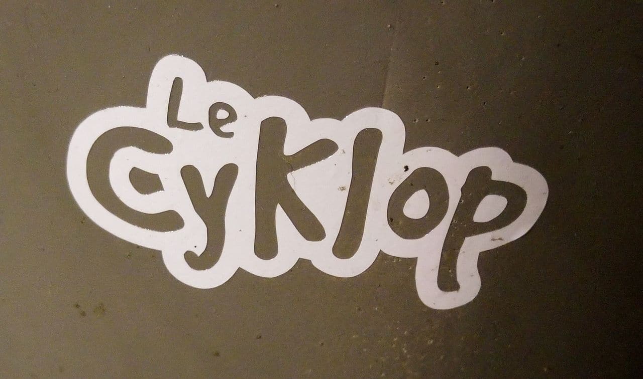 le cyklop street art potelet