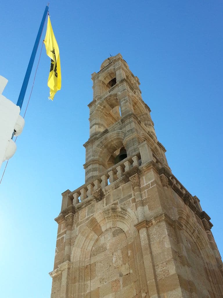 lindos eglise en pierre