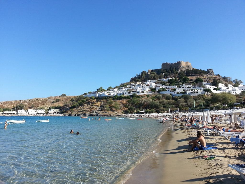 lindos plage vue sur acropole