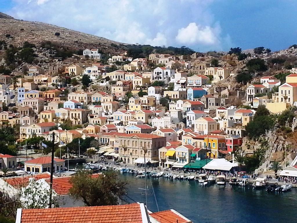 port de symi belles vues