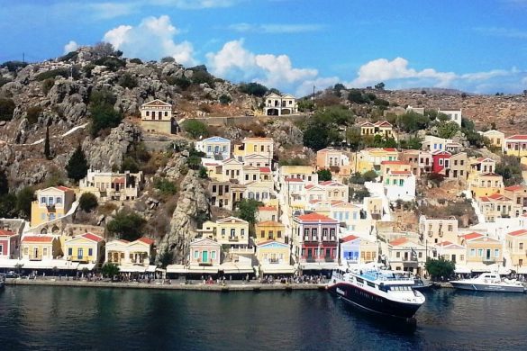 vue sur le port de symi