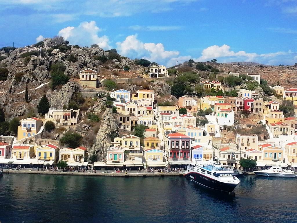 vue sur le port de symi