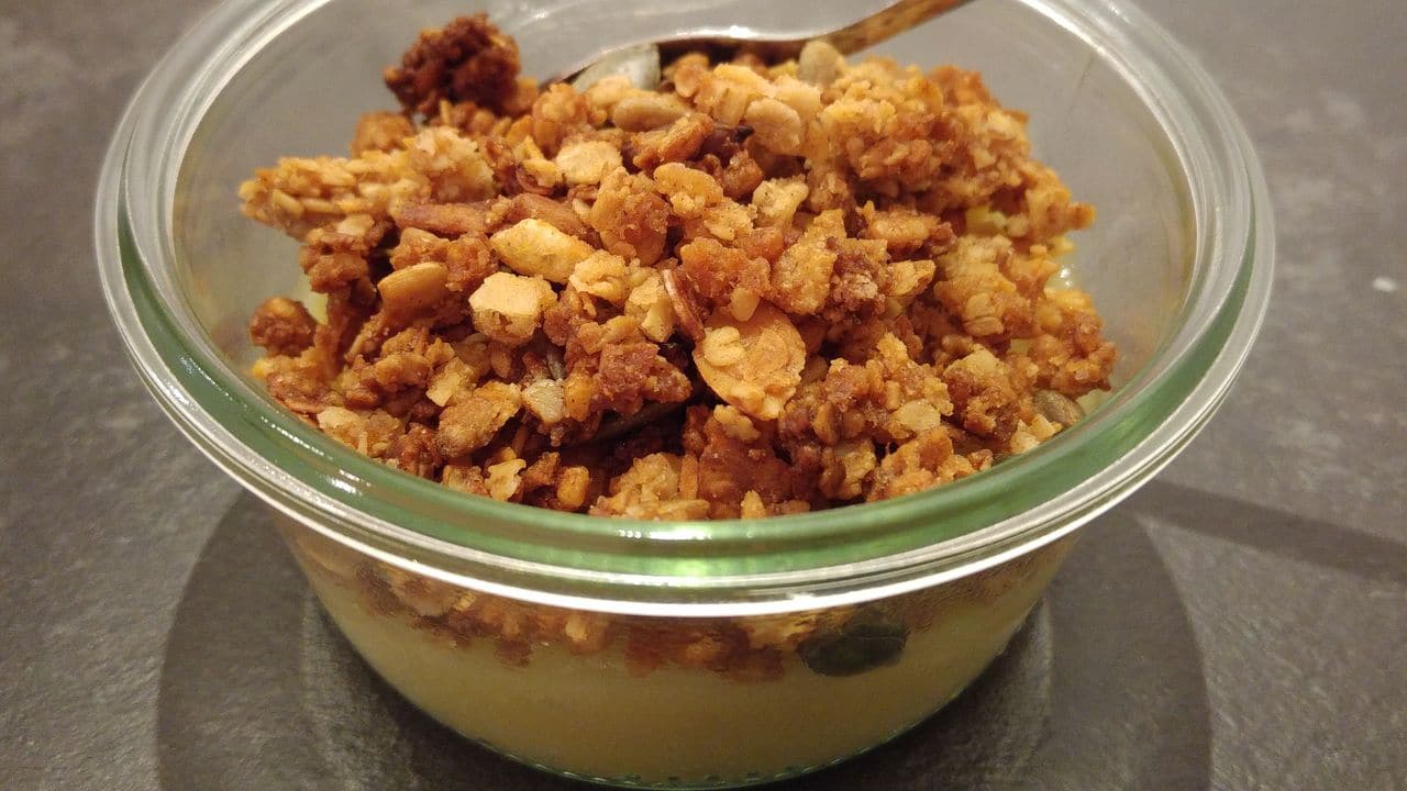 happycurio smor and brod compote granola maison