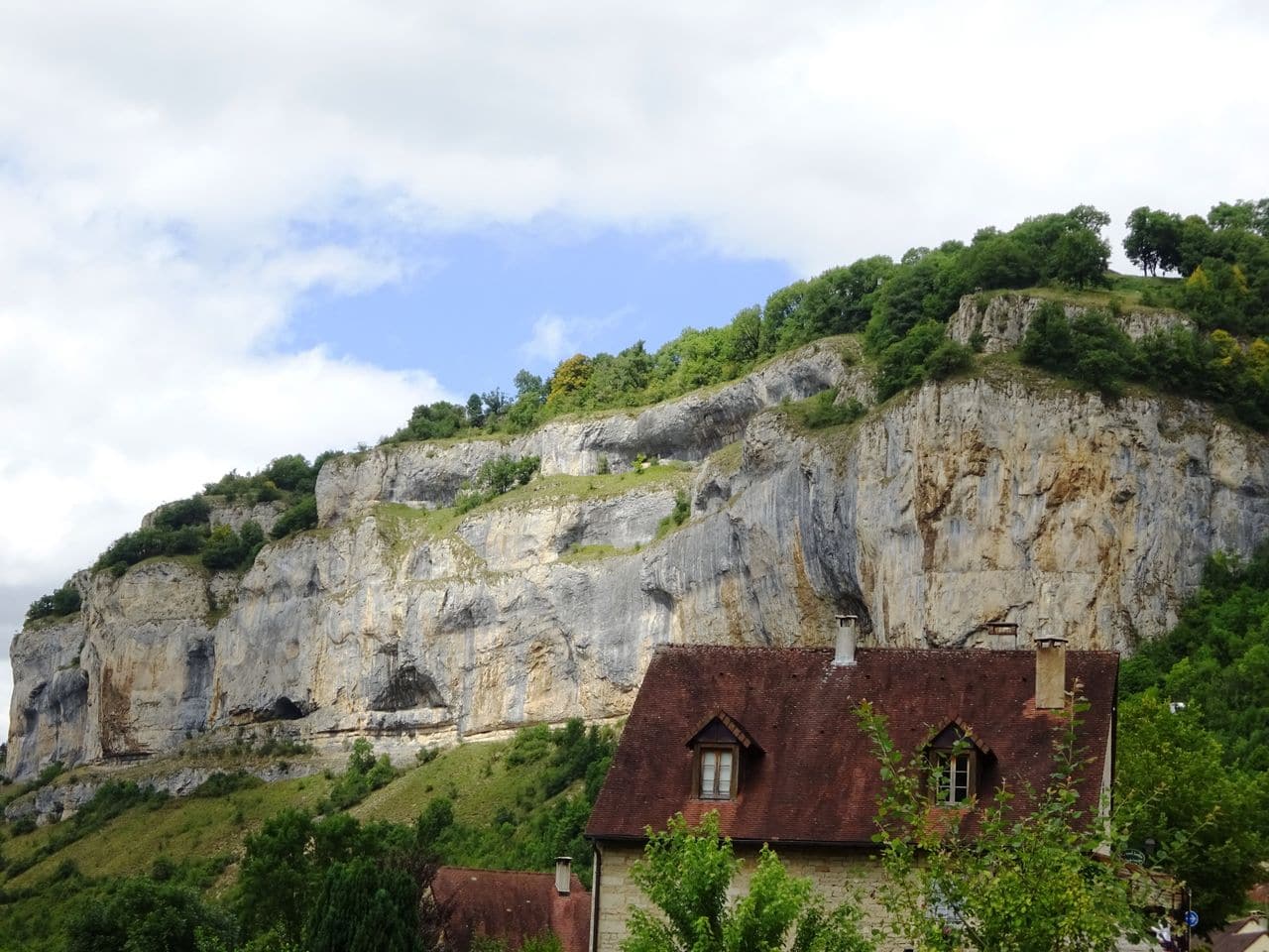 happycurio baume les messieurs l'un des plus beaux villages de france