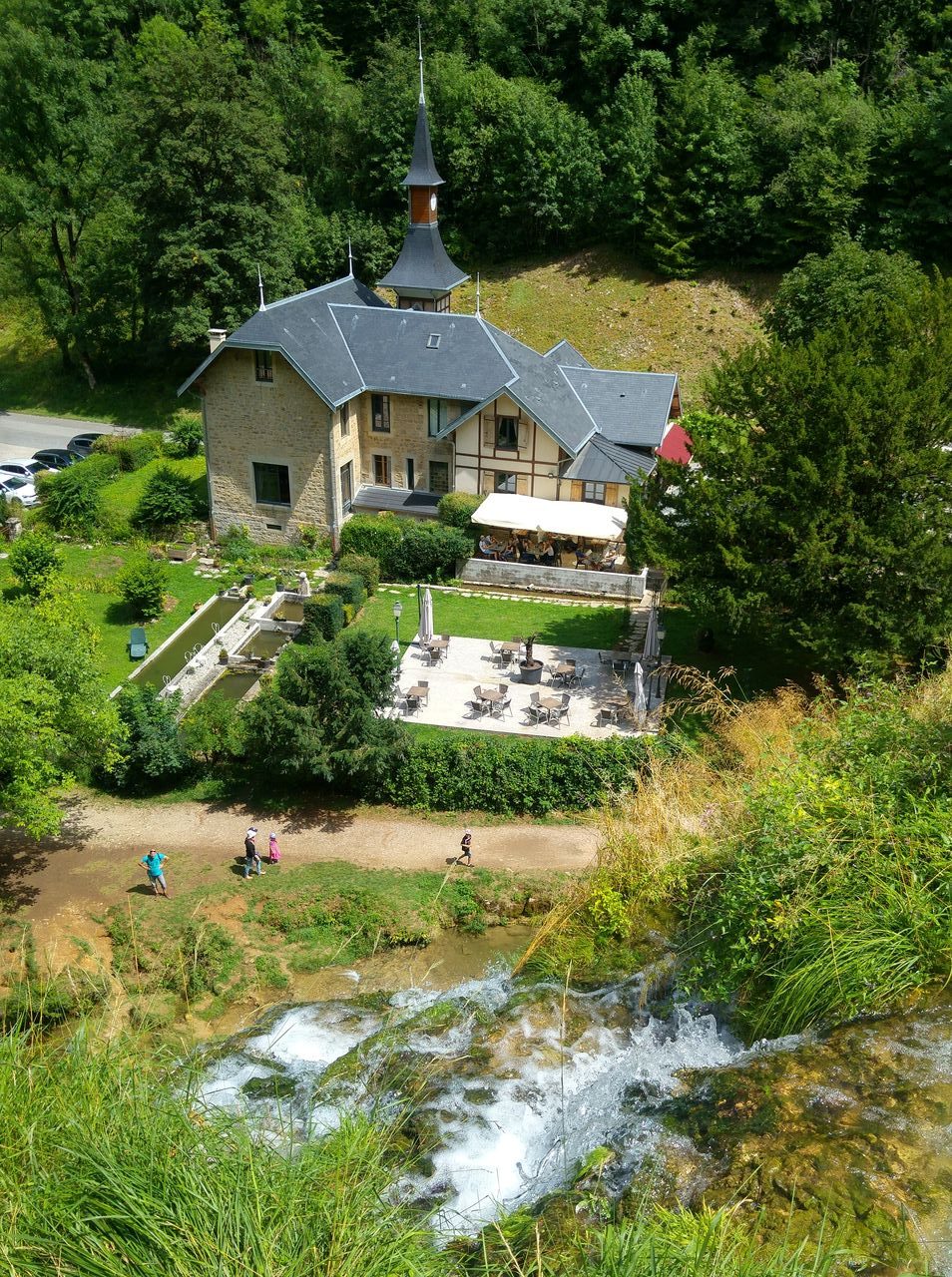 happycurio baume les messieurs tourisme vert jura cascade lac