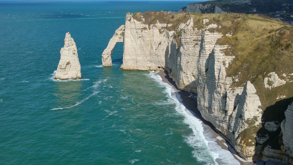 happycurio etretat falaises aiguille creuse arsene lupin