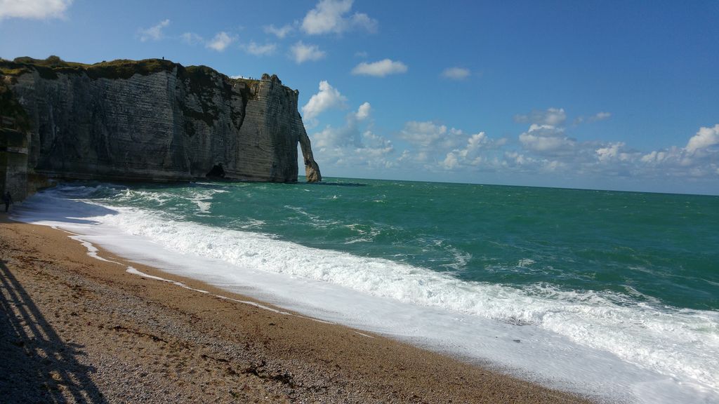 happycurio etretat falaises aiguille plage