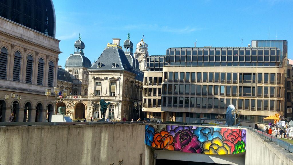 happycurio parking LPA hotel de ville opera lyon street art