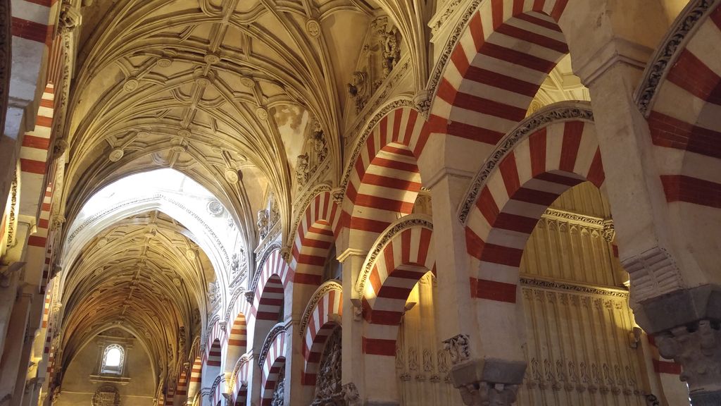 arches cordoue mosquee cathedrale cordoue espagne