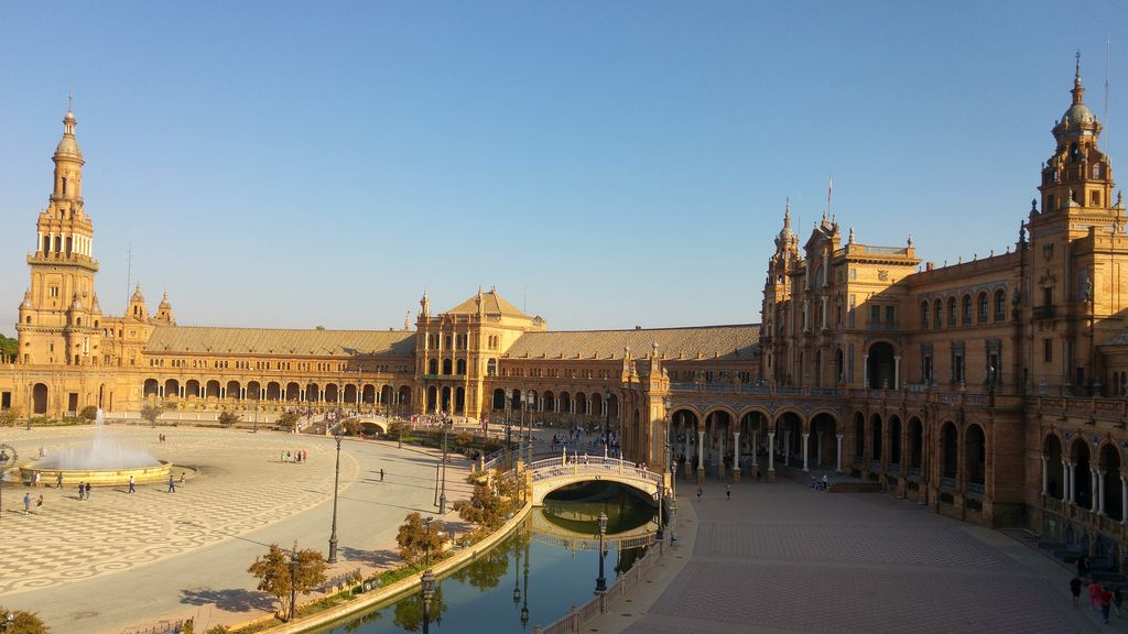 happycurio que faire a seville plaza de espana