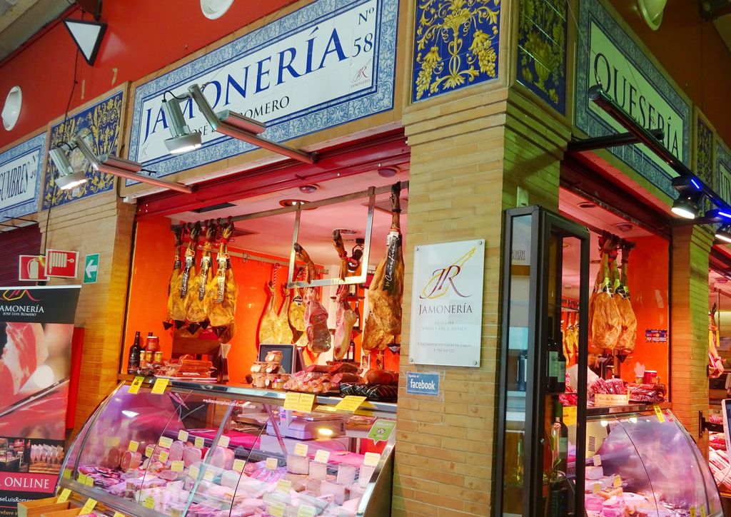 marché triana seville pont jamoneria queseria