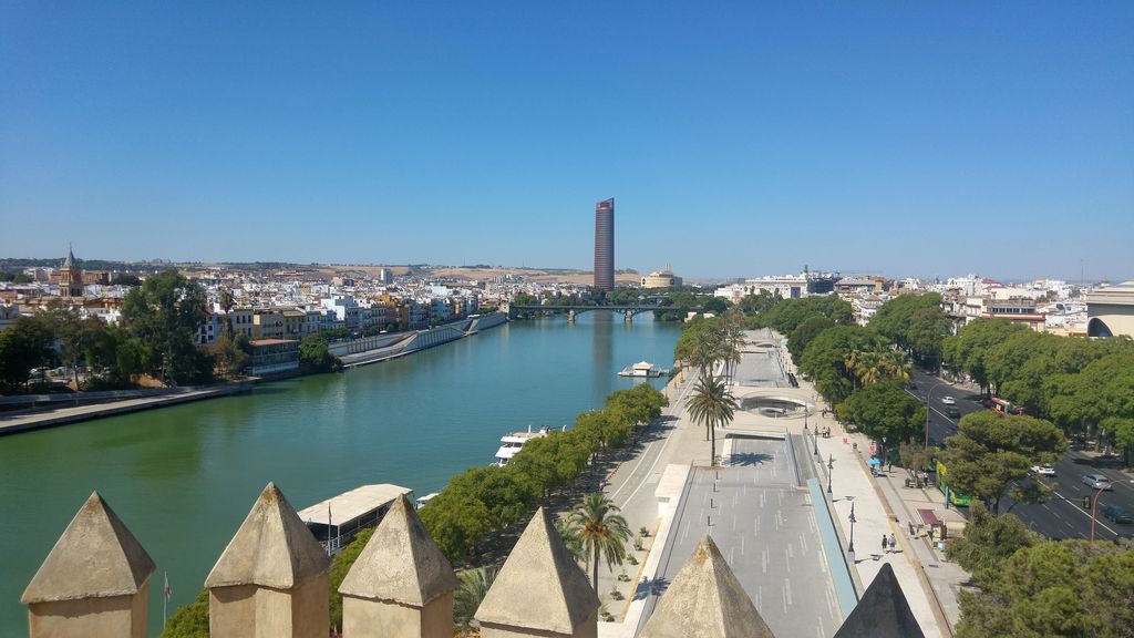 tour d'or seville vue sur le guadalquivir et la ville