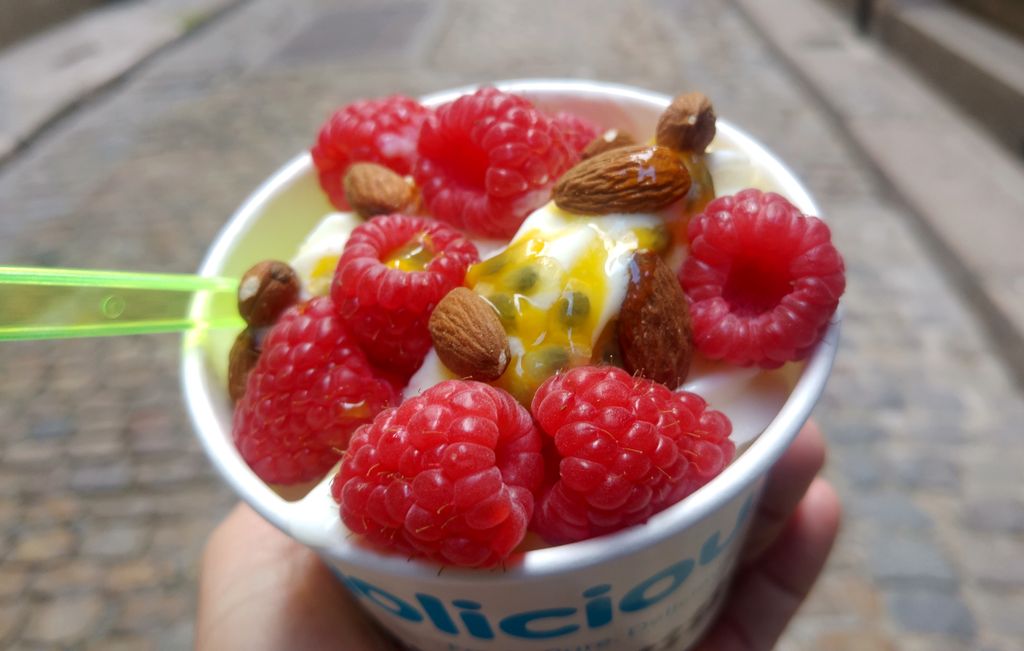 happycurio yogolicious frozen yogurt lyon