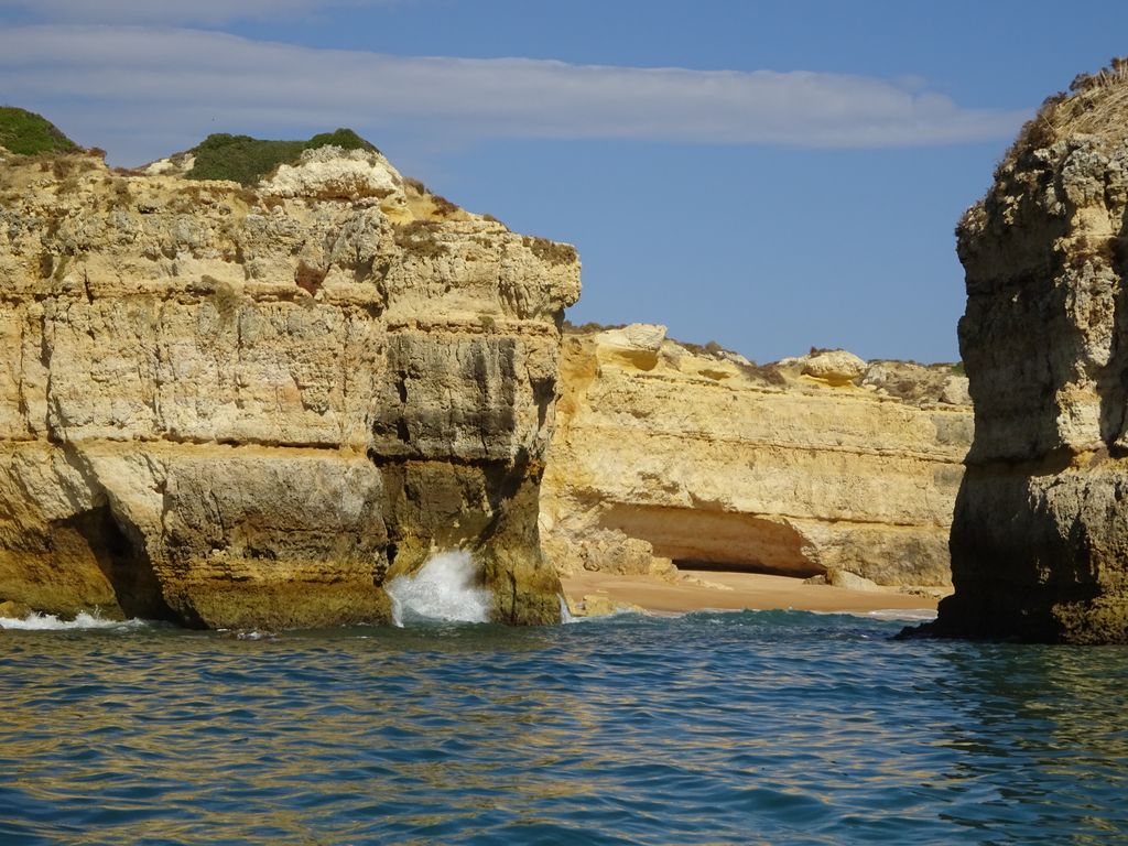 happycurio bateau falaise plage mer algarve