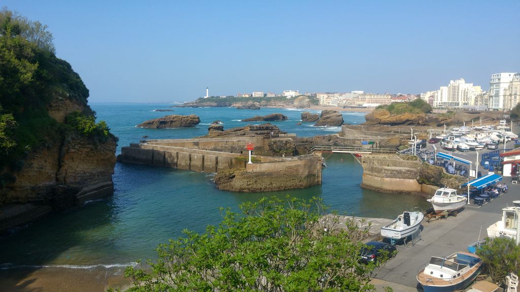 happycurio port des pecheurs biarritz