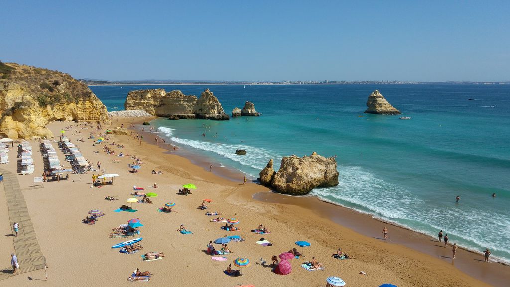 happycurio praia dona ana lagos