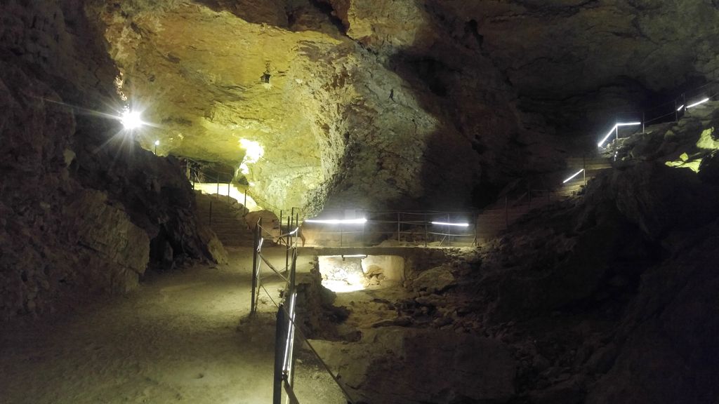 grottes de la balme galeries souterraines chauve-souris