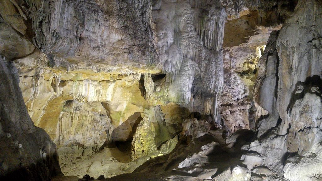 happycurio galerie grottes balme labyrinthe chauve-souris