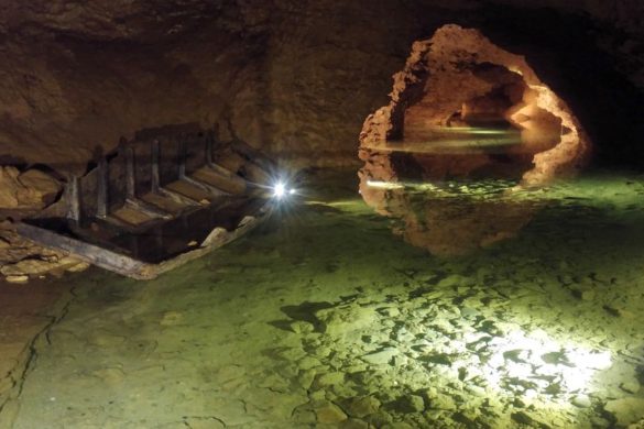 happycurio grottes balme que faire autour de lyon