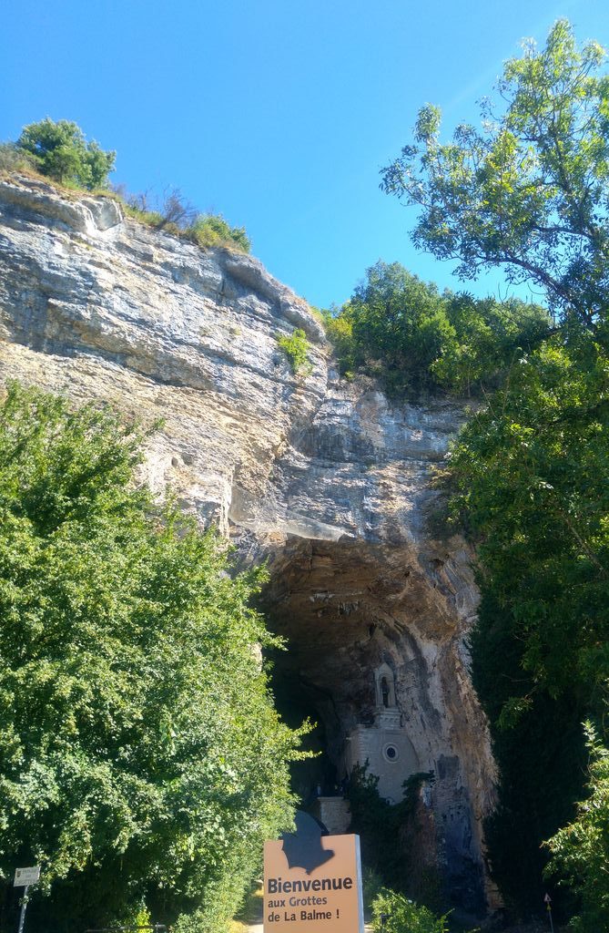 happycurio grottes de la balme isere