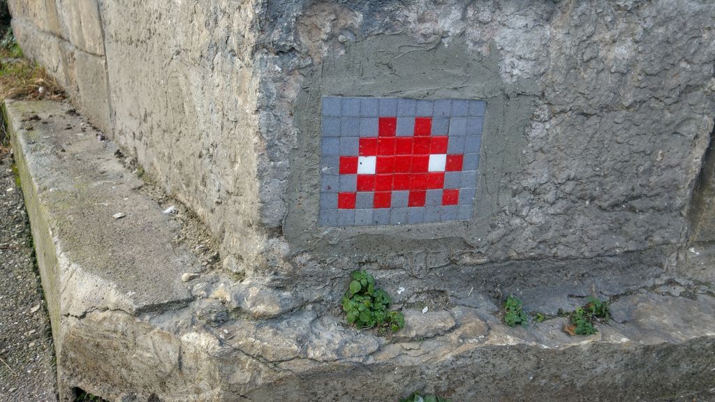 happycurio space invader street art sainte foy les lyon