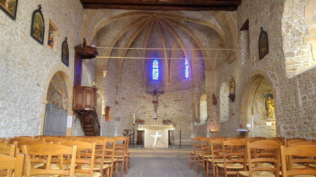 happycurio oingt eglise chapelle chateau fort