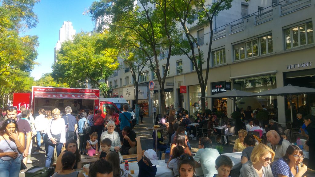 happycurio sur place ou a emporter foodcourt