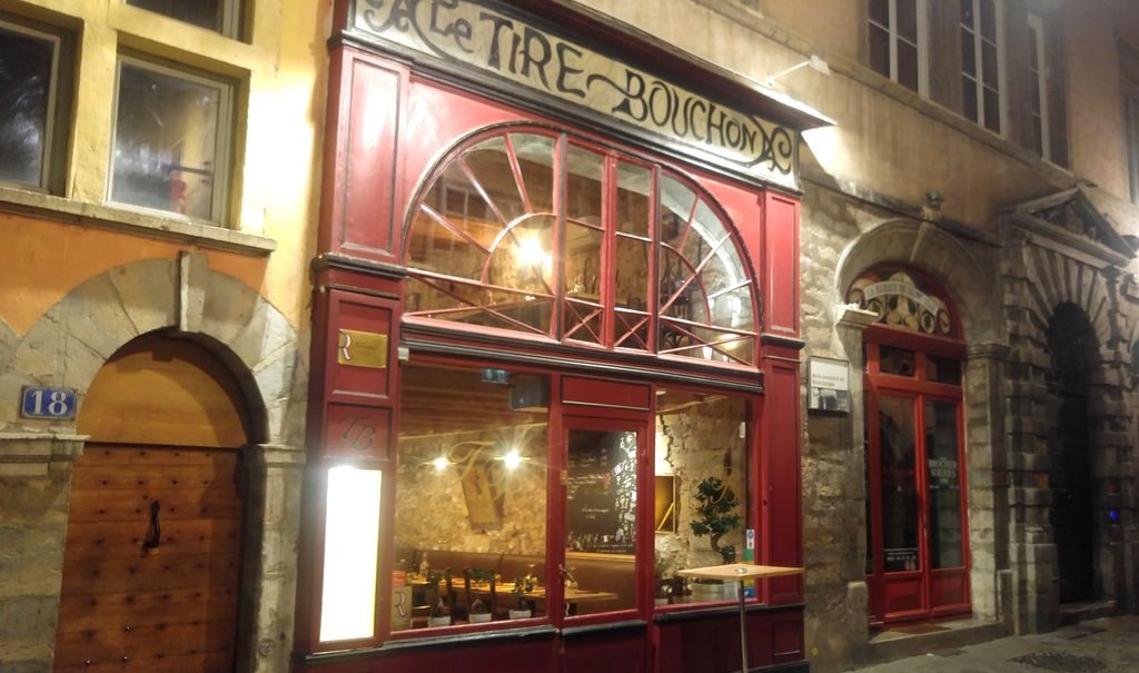 les incroyables lyonnaiseries du tire bouchon happycurio