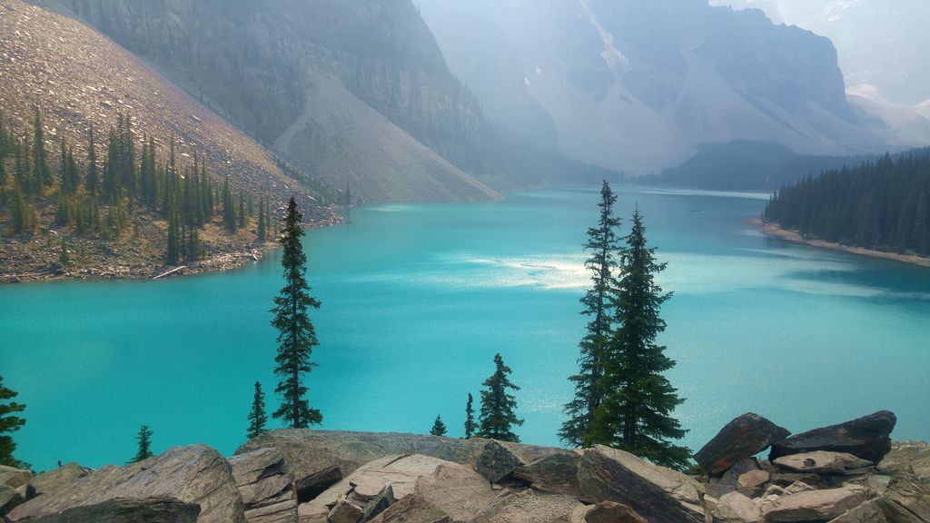 lake louise moraine canada banff national park