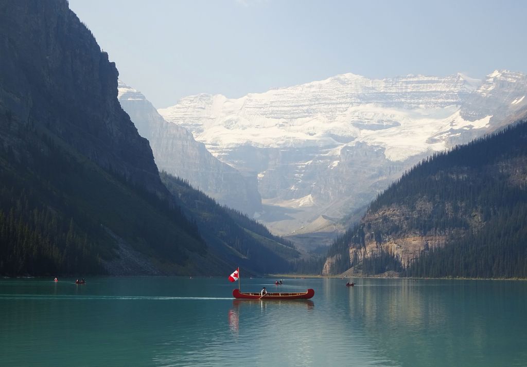 bateau sur lac louise fairmont hotel