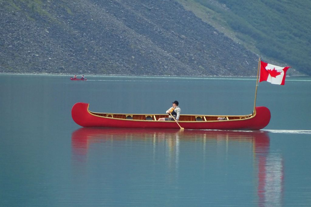 canoe canadien lac louise