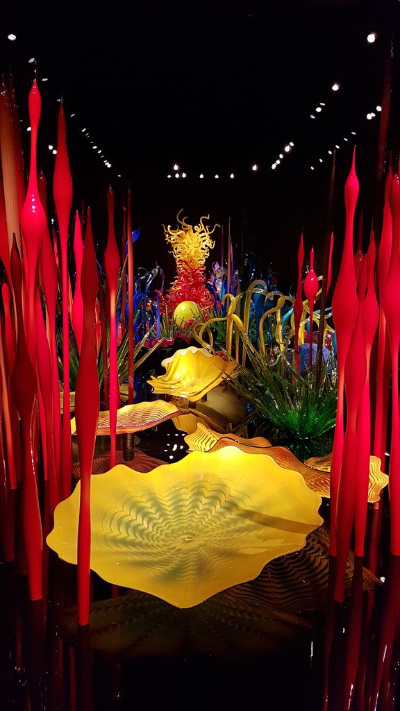 chihuly glass garden
