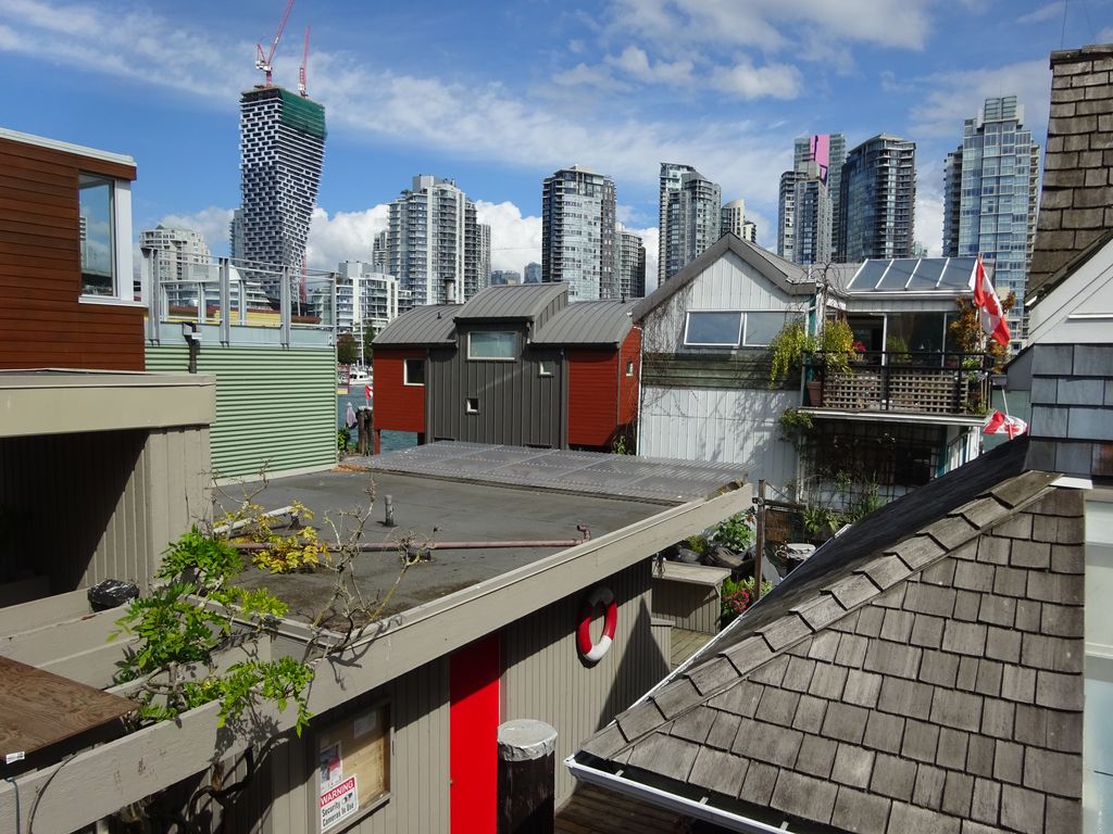 houseboat granville island