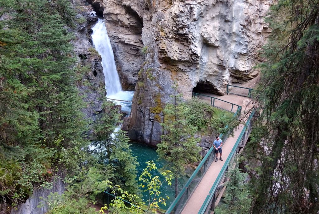 lower falls johnston canyon