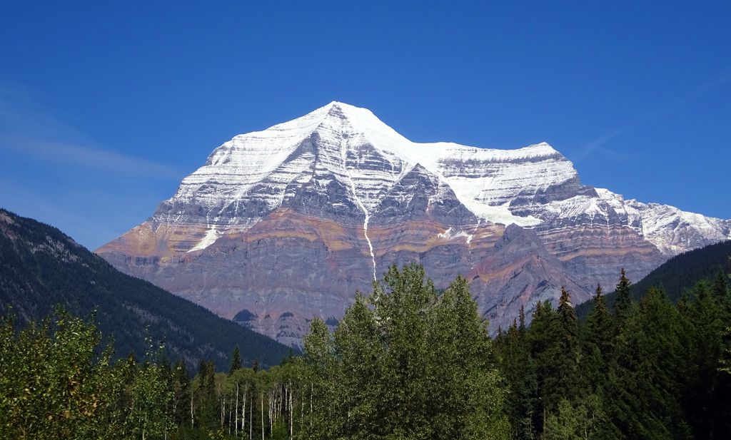 mont robson jasper national park canada