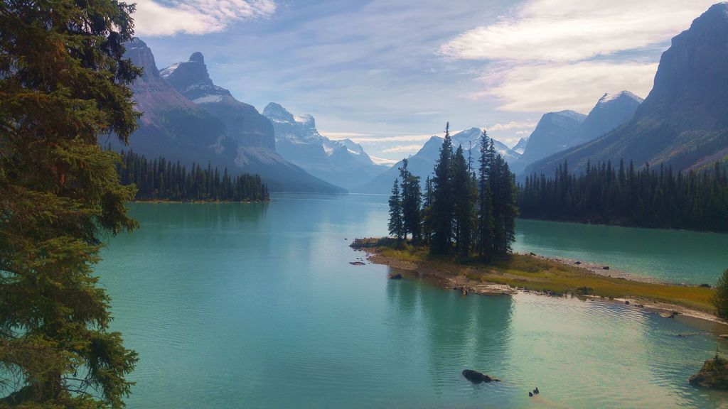 spirit island maligne lake jasper banff