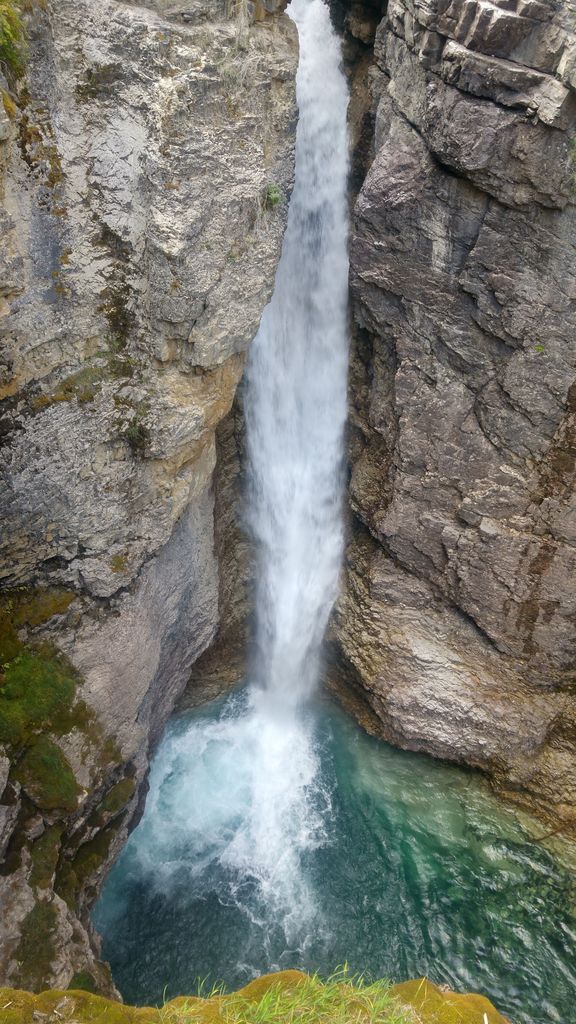 waterfall johnston canyon