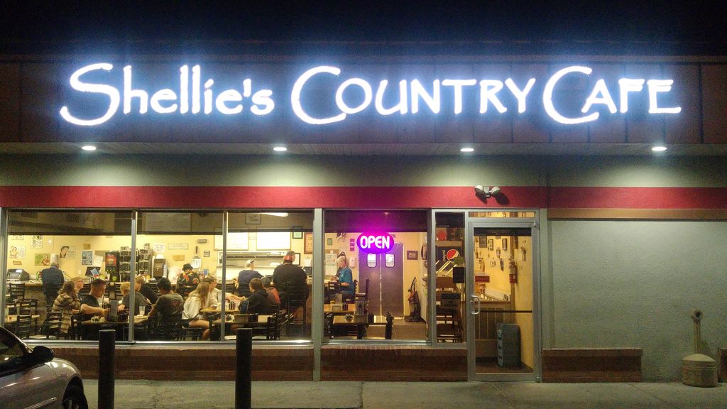 shellies country café montana