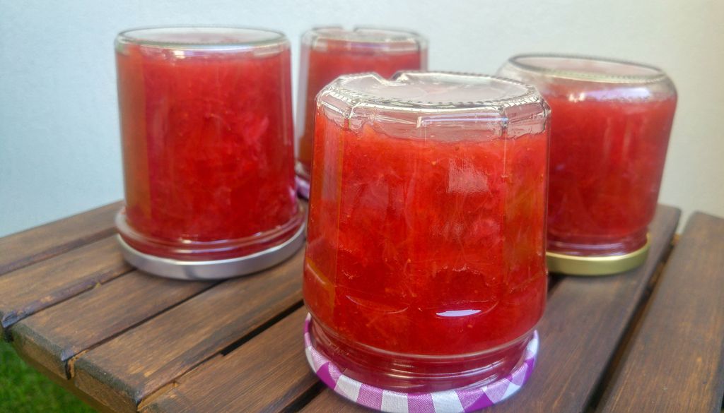 confiture de rhubarbe fraise