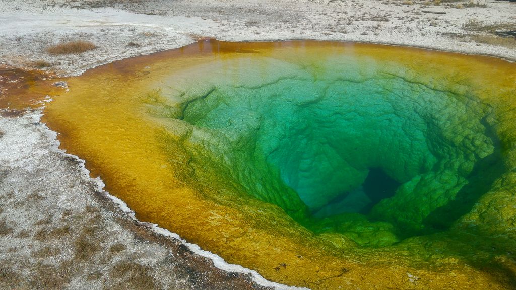 upper geyser basin yellowstone