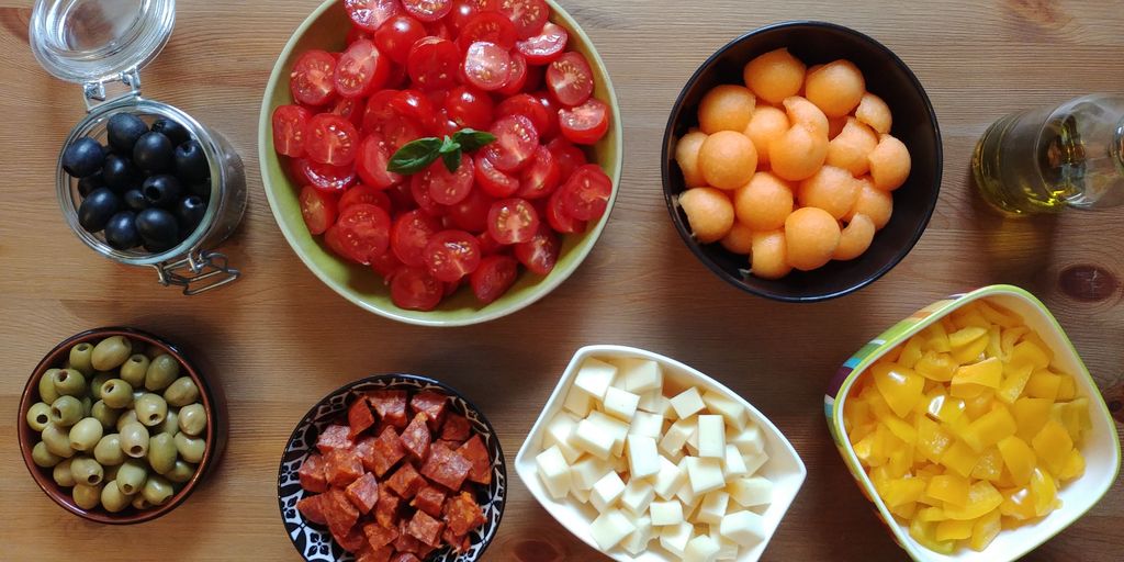 salade espagnole tomate chorizo fromage olives