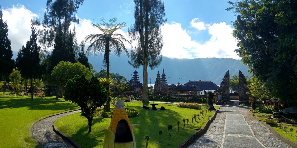 entree pura ulun danu beratan